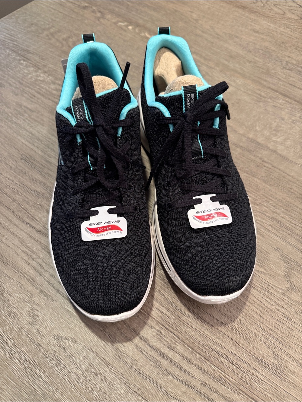 Skechers Arch Fit Black Knit Sneakers with Teal Lining size 8.5 - Picture 1 of 5